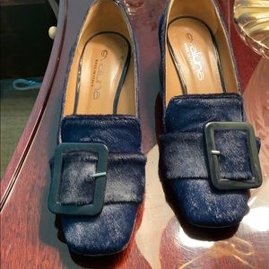 Low heel shoe in hors hair